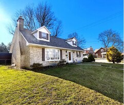 15 S 4th St in Gettysburg, PA - Building Photo