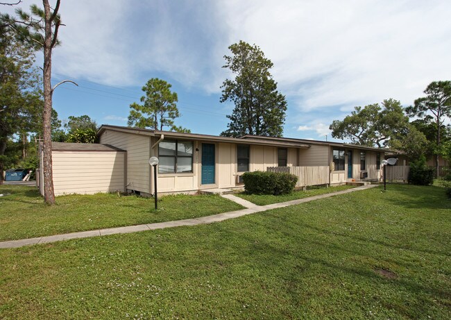 Astorwood in Stuart, FL - Building Photo - Building Photo