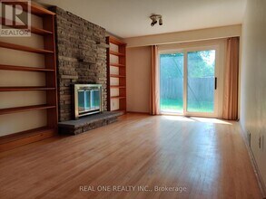 93 Southdale Dr in Markham, ON - Building Photo - Building Photo