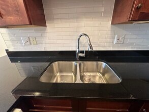 6309 N Albany Ave, Unit 3B in Chicago, IL - Building Photo - Building Photo