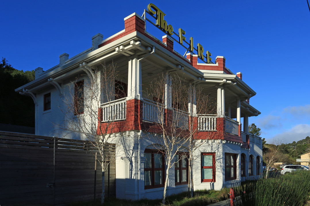 The Fireside Apartments in Mill Valley, CA - Foto de edificio