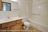 Dakota Arms in Minot, ND - Building Photo - Interior Photo