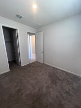 228 Hillcrest Dr in Dundee, FL - Building Photo - Building Photo