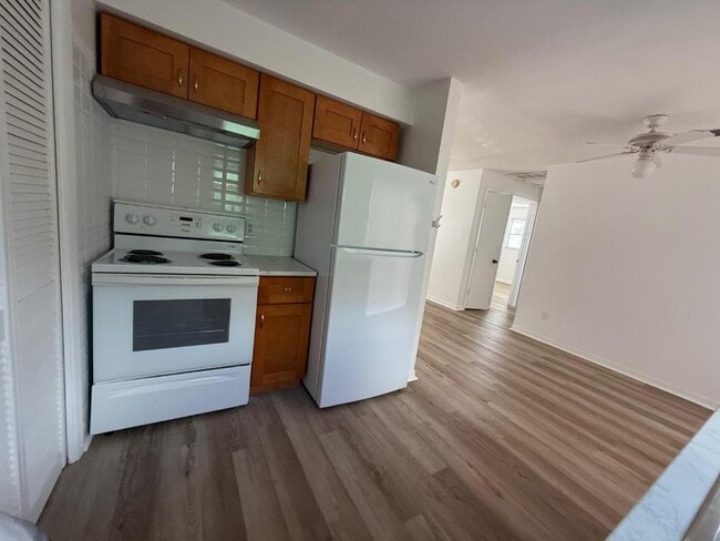 3041 Park Ln, Unit A in Dunedin, FL - Building Photo - Building Photo