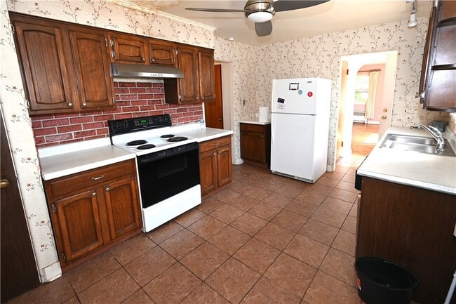 30 Redfern Dr in Rochester, NY - Building Photo - Building Photo