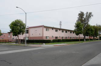 2047 S Mountain View Ave in Anaheim, CA - Building Photo - Building Photo