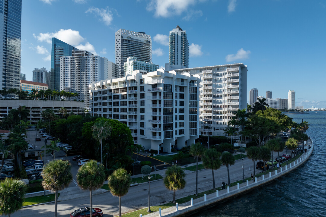 Brickell Shores Condominium in Miami, FL - Building Photo