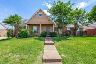 6719 Ross Manor Dr in Memphis, TN - Building Photo