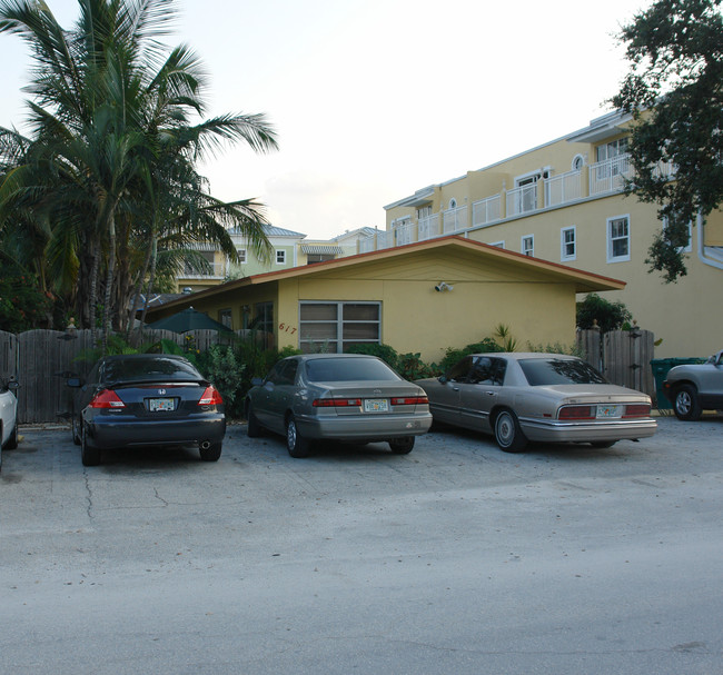 615-617 SE 16th St in Fort Lauderdale, FL - Foto de edificio - Building Photo