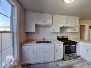 355 Henry St in Oakland, CA - Building Photo - Building Photo