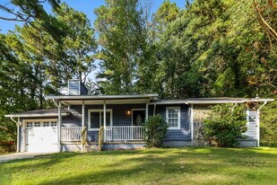 5539 Hall Cir in Union City, GA - Building Photo