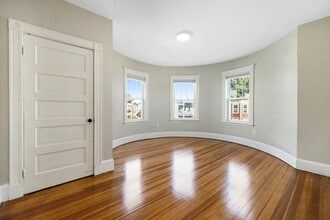 24 Howes St in Boston, MA - Building Photo - Building Photo