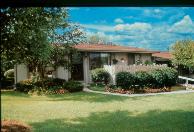 Flats at 2875 in Lexington, KY - Foto de edificio - Building Photo