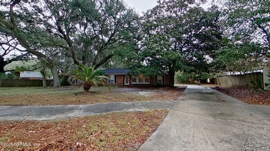 3995 Cross Creek Rd in Jacksonville, FL - Building Photo - Building Photo