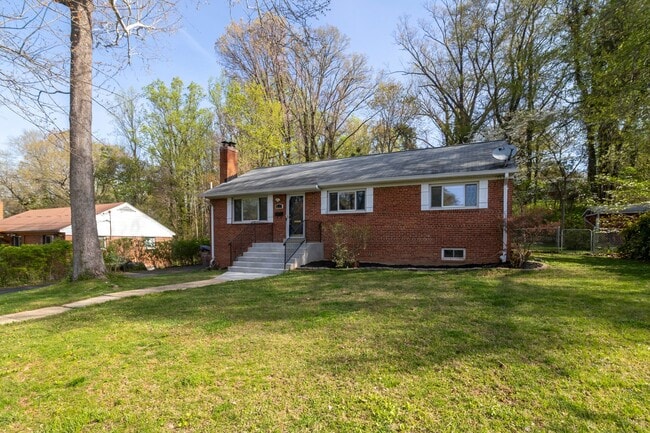 property at 3713 Lockwood Ln