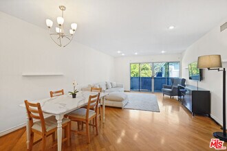 20134 Leadwell St-Unit -202 in Los Angeles, CA - Building Photo - Building Photo