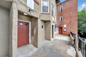 73 Almont St in Boston, MA - Foto de edificio - Building Photo