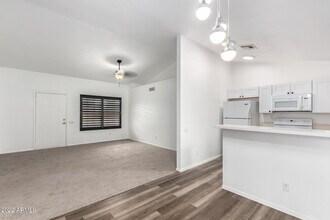 19 W Piute Ave in Phoenix, AZ - Building Photo - Building Photo