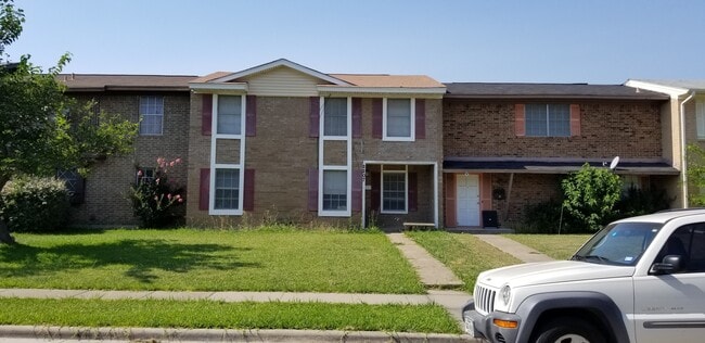 property at 2207 Montclair Dr
