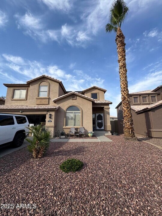 15936 W Central St in Surprise, AZ - Building Photo