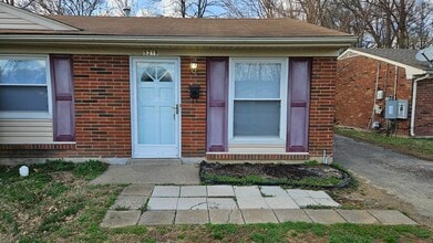 5219 Garden Green Way in Louisville, KY - Building Photo - Building Photo