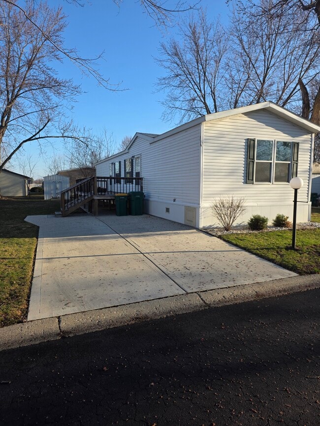 103 Oak Ave in Sandwich, IL - Building Photo - Building Photo