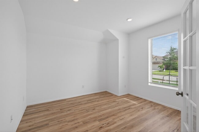 9610 Sterling Arbor Dr in Baytown, TX - Building Photo - Building Photo