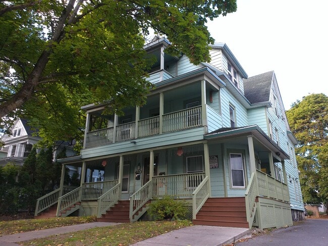 430 Westcott St in Syracuse, NY - Building Photo - Building Photo