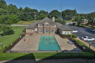 Poplar Place Apartments in Greer, SC - Building Photo - Building Photo