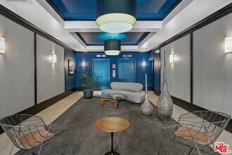 585 N Rossmore Ave in Los Angeles, CA - Building Photo - Building Photo