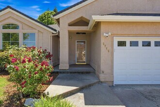 6245 Gold Hills Ct in Redding, CA - Building Photo - Building Photo