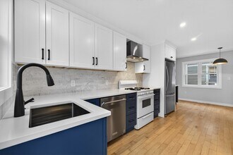 34 Marshall St in Somerville, MA - Building Photo - Building Photo