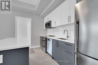 664-664 Spadina Ave. in Toronto, ON - Building Photo - Building Photo