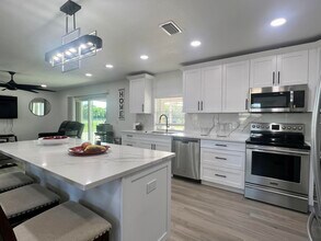 224 Akron Rd in Greenacres, FL - Building Photo - Building Photo