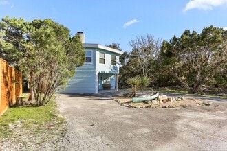 1433 Riviera Dr, Unit 5201-2D in Canyon Lake, TX - Building Photo - Building Photo