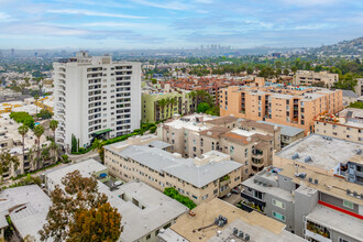 7249 Franklin Ave in Los Angeles, CA - Building Photo - Building Photo