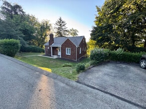 129 Terrace Ct in Trafford, PA - Building Photo - Building Photo
