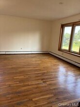 147 Truxton Rd in Dix Hills, NY - Building Photo - Building Photo