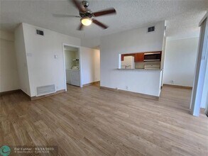 5760 Rock Island Rd in Tamarac, FL - Building Photo - Building Photo