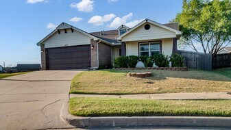 14709 E 107th Pl N in Owasso, OK - Building Photo