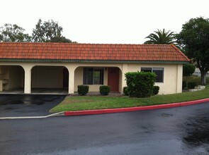 1411 Sweetbriar Cir, Unit 11 in Carlsbad, CA - Foto de edificio - Building Photo