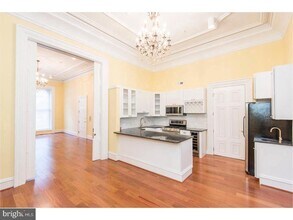 2129 Walnut St in Philadelphia, PA - Building Photo - Building Photo
