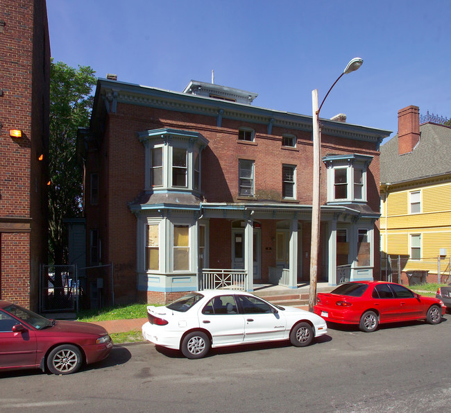 36-40 Byers St in Springfield, MA - Foto de edificio - Building Photo