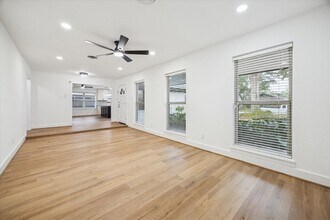 2223 Latexo Dr in Houston, TX - Building Photo - Building Photo