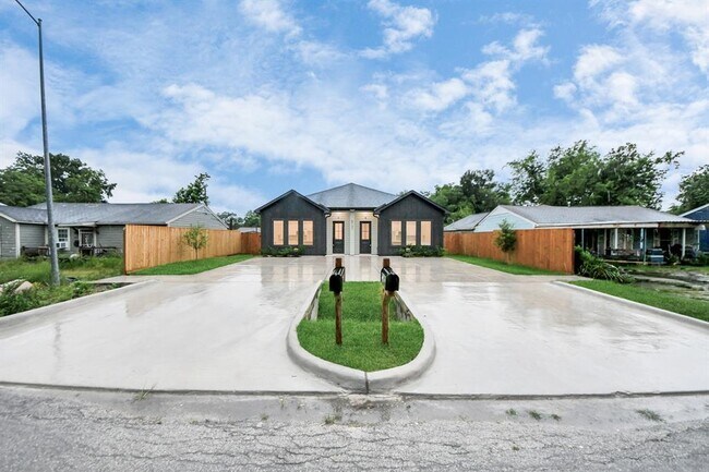 5137 Pederson St in Houston, TX - Building Photo - Building Photo