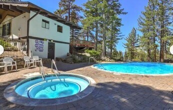 3322 Pine Hill Rd in South Lake Tahoe, CA - Building Photo - Building Photo