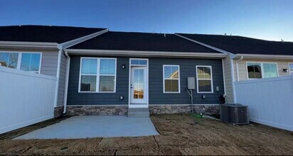 205 Marion Rd in Spring Hill, TN - Foto de edificio - Building Photo