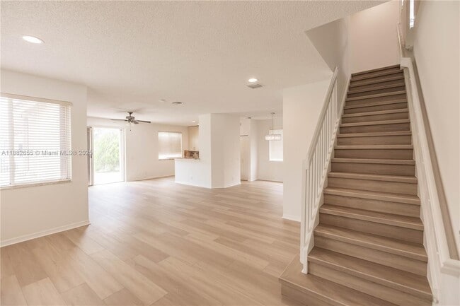 1326 Majesty Terrace in Weston, FL - Building Photo - Building Photo