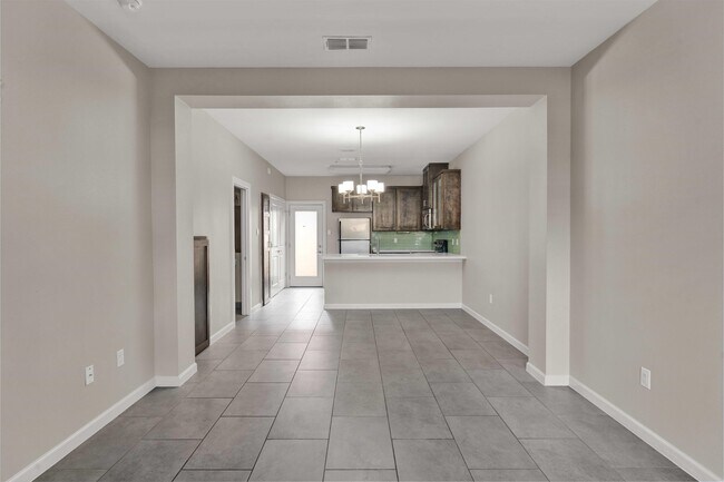 1014 Monaco Blvd in Laredo, TX - Building Photo - Building Photo