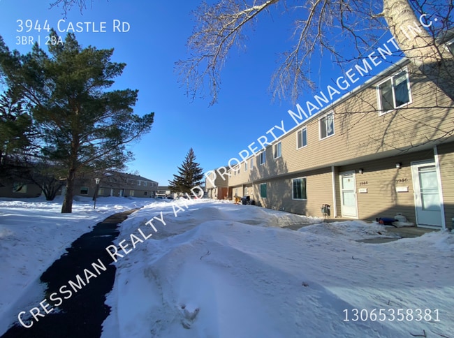 3944 Castle Rd in Regina, SK - Building Photo - Building Photo